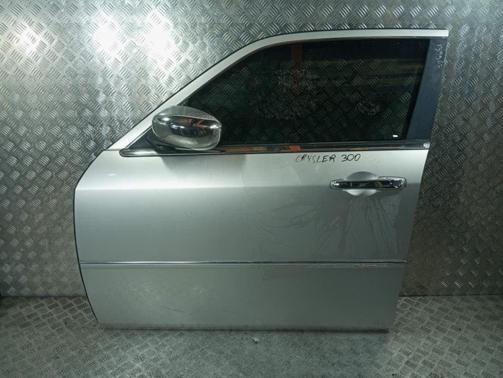 Дверь передняя левая к Chrysler 300C 1 Рестайлинг (07-12)