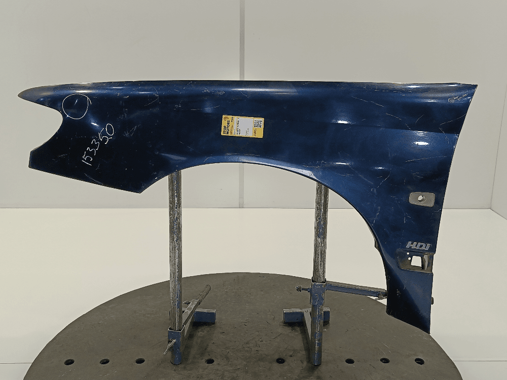 Крыло переднее левое к Peugeot 406 (95-99)