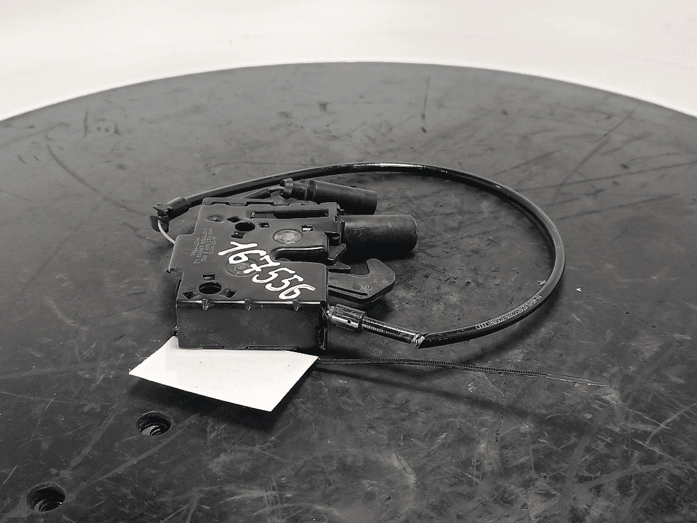 Замок капота к Volkswagen Touareg 3 (18-24)