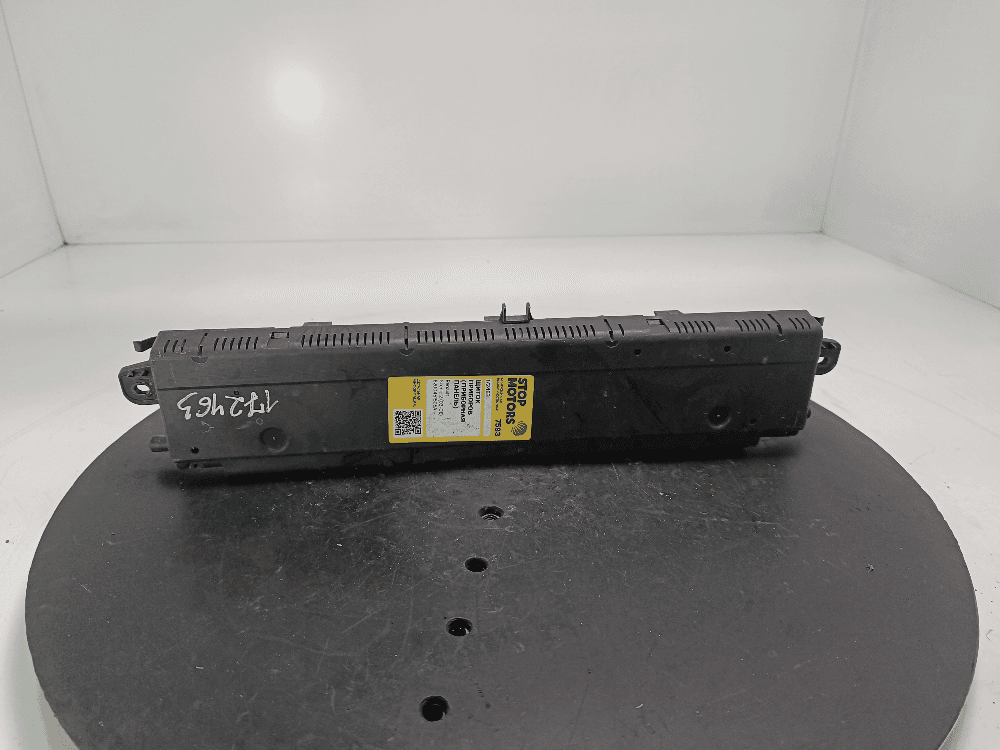 Щиток приборов (приборная панель) к Renault Scenic 2 (03-06)