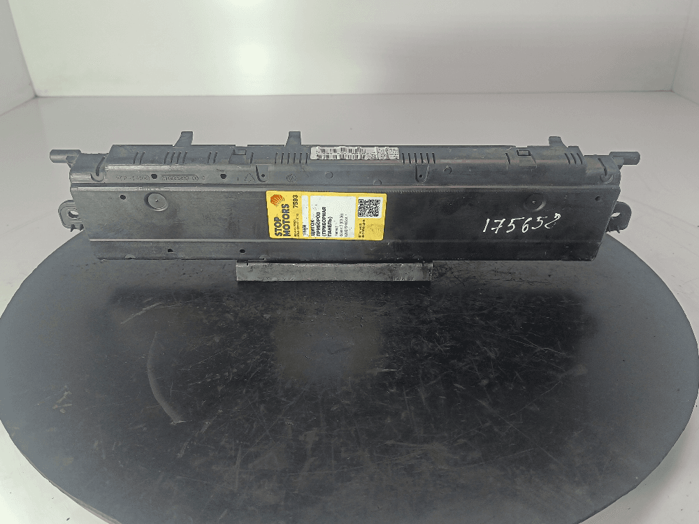 Щиток приборов (приборная панель) к Renault Scenic 2 (03-06)