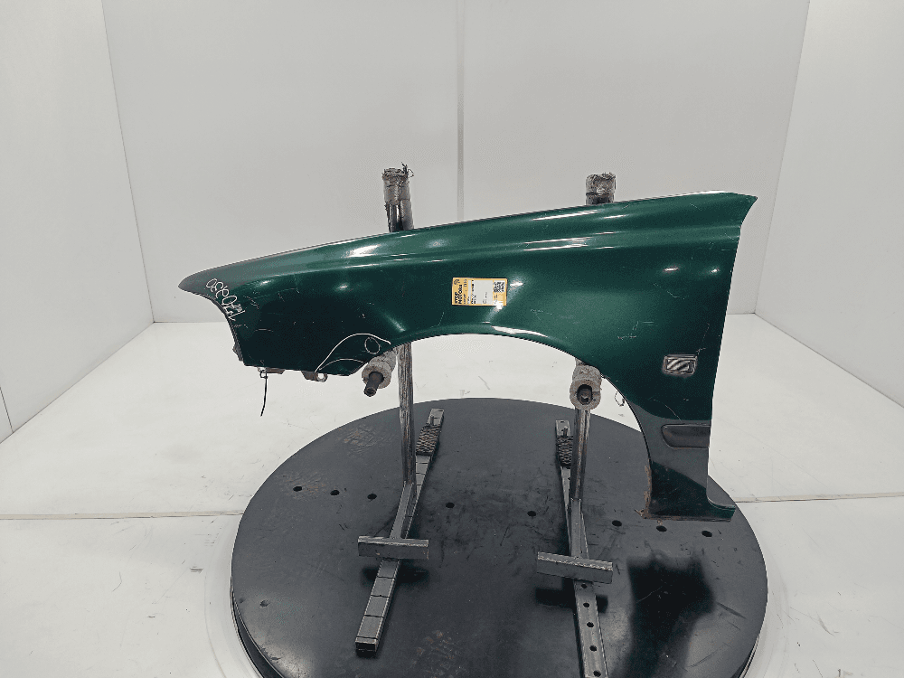 Крыло переднее левое к Volvo S40 1 (96-00)