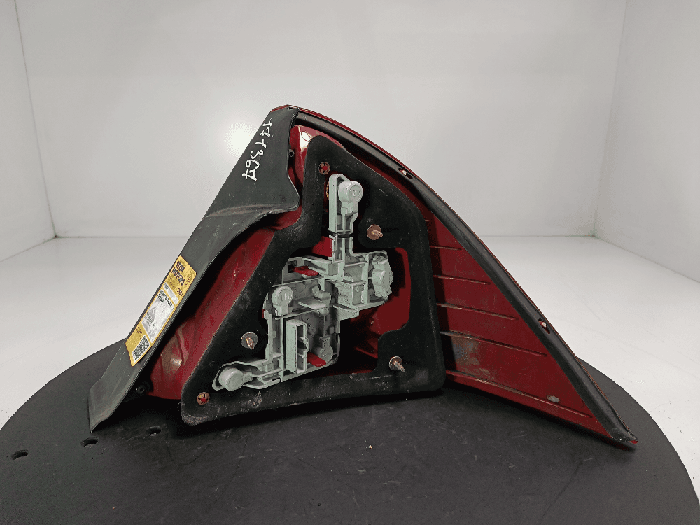 Фонарь задний левый к Ford Mondeo 3 (01-03)