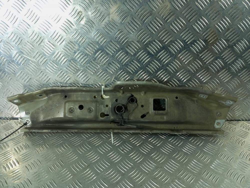 Передняя панель крепления облицовки (телевизор) к Opel Zafira B (05-10)