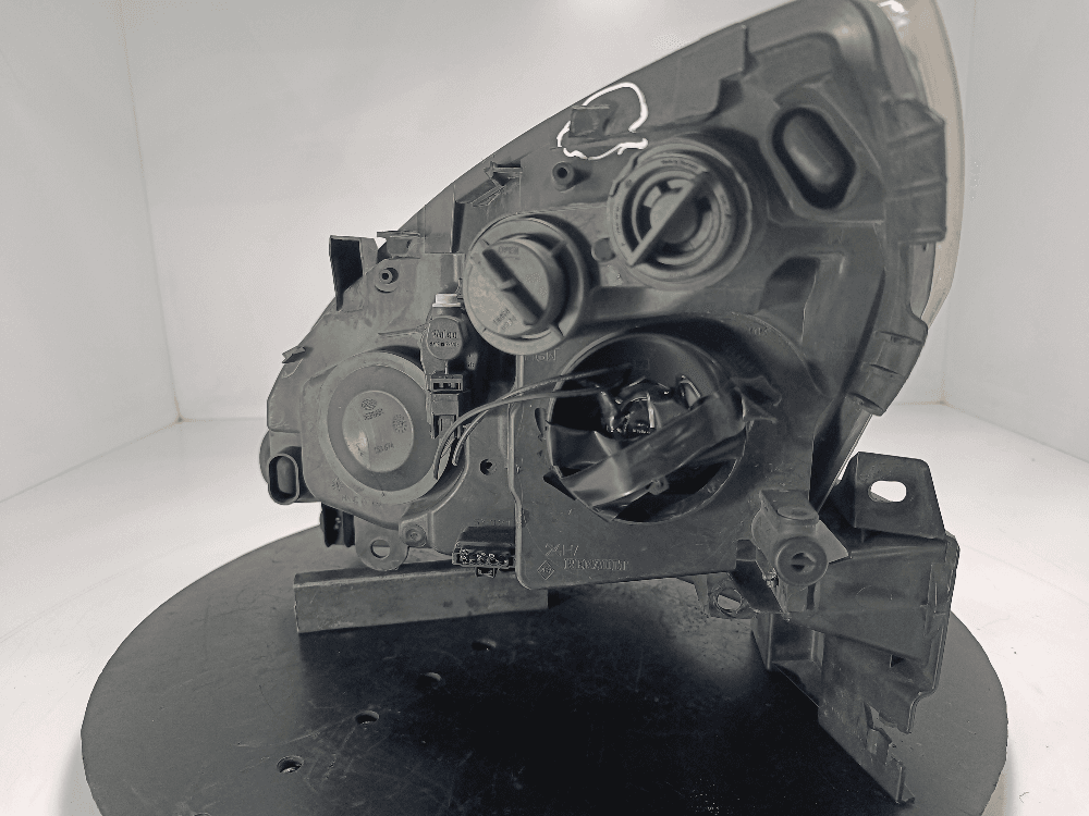 Фара правая к Renault Scenic 2 (03-06)