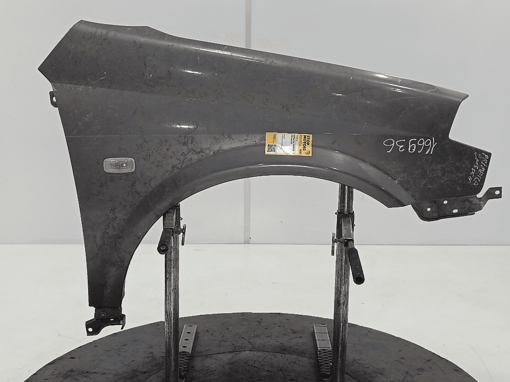 Крыло переднее правое к Nissan  Primera P12 (02-08)