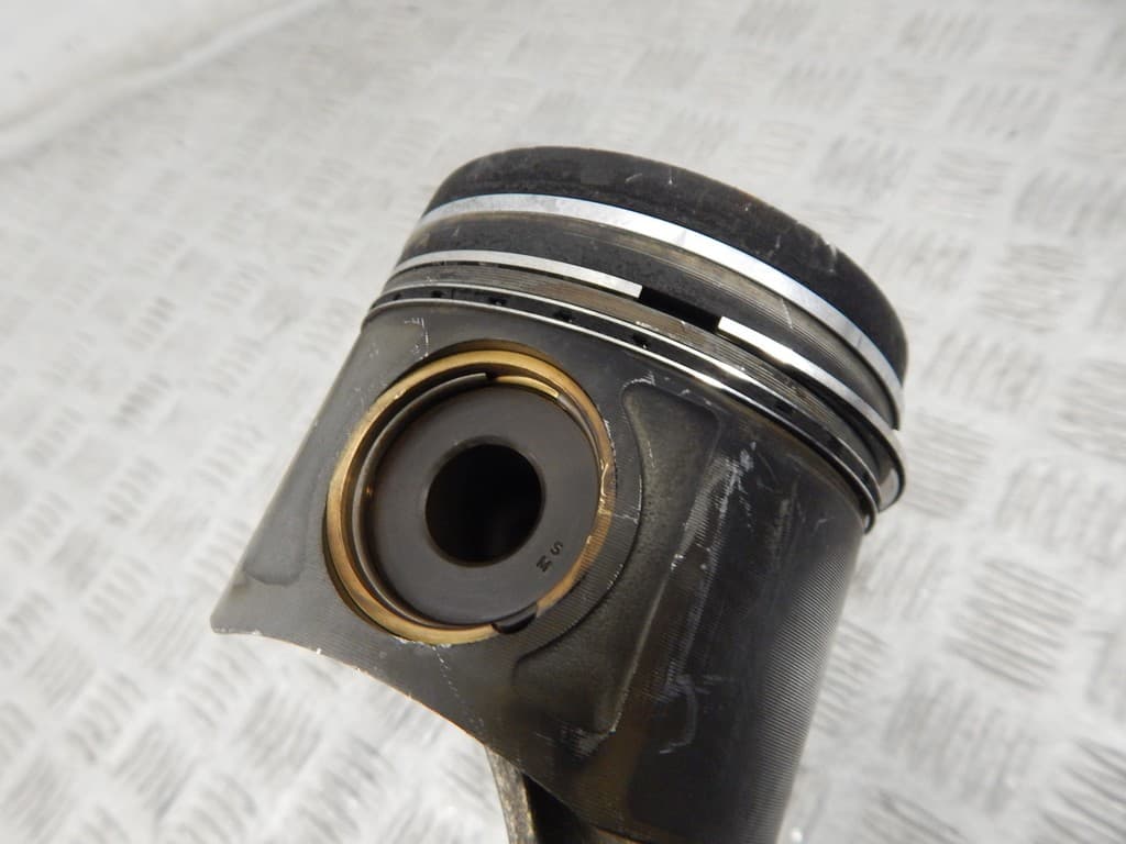 Поршень к BMW 3 E46 (97-03)