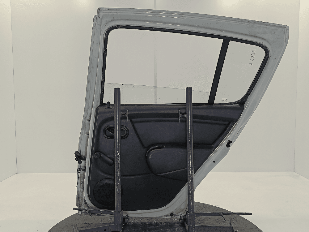 Дверь задняя правая к Renault Sandero 1 (09-14)