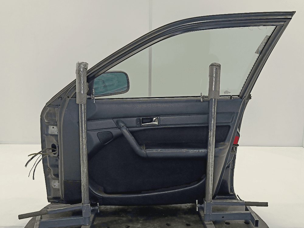 Дверь передняя правая к Audi 100 C4 (90-94)