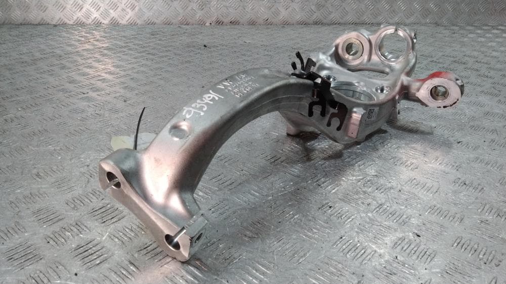 Кулак поворотный правый к Audi RS Q8 (2019-2023)