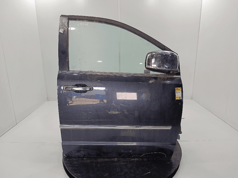Дверь передняя правая к Chrysler Voyager 5 (08-11)