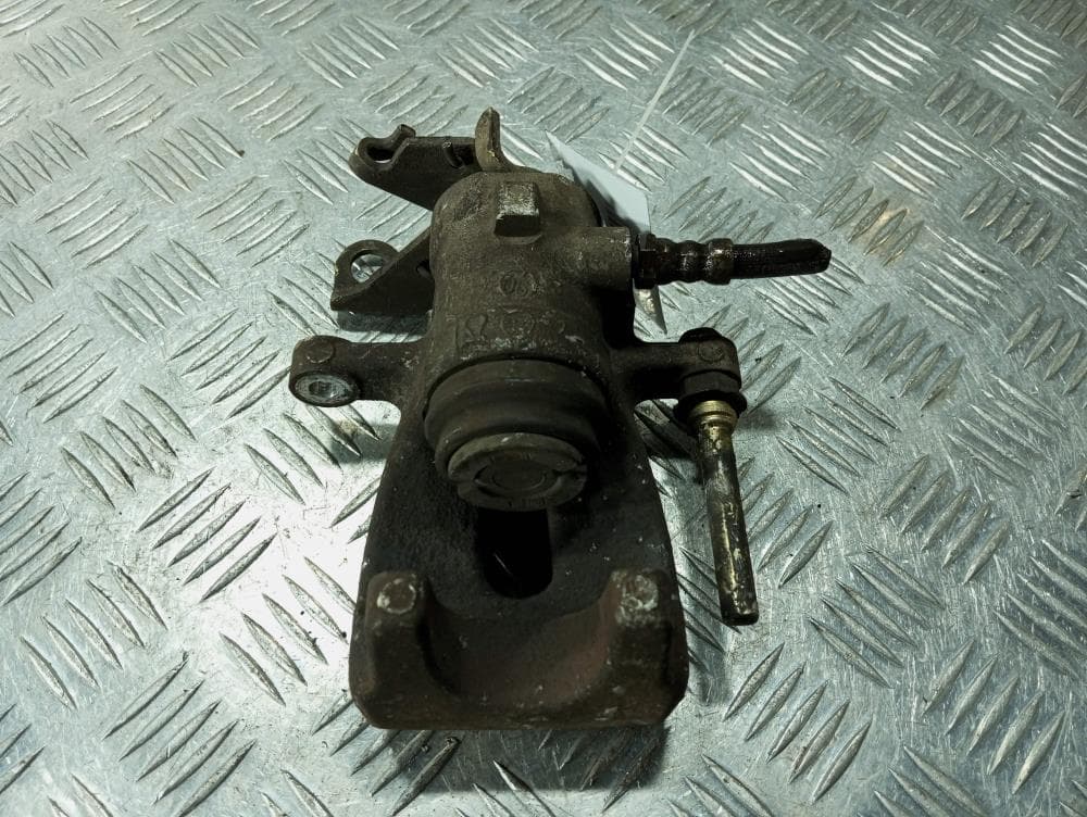 Суппорт задний правый к Alfa Romeo 147 (00-04)