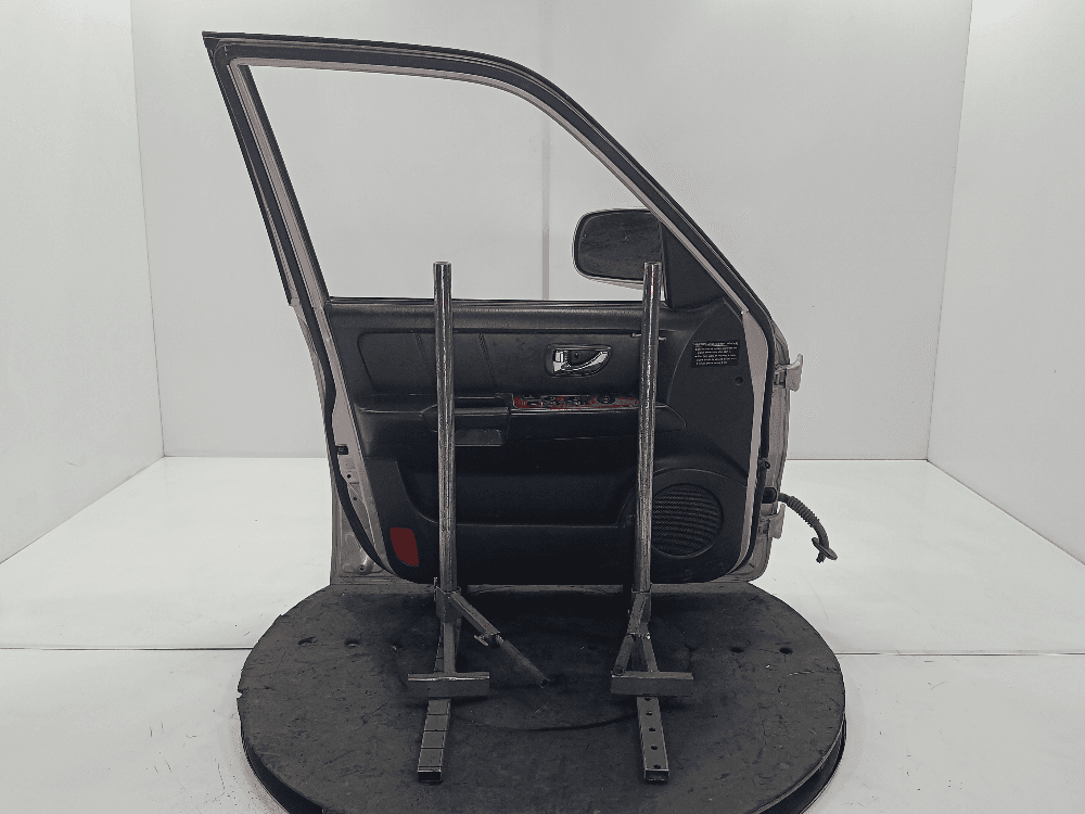 Дверь передняя левая к Hyundai Terracan (01-04)