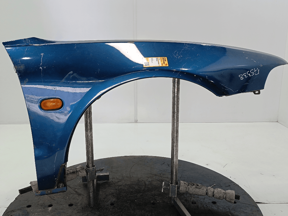 Крыло переднее правое к Mitsubishi Galant 8 (96-00)