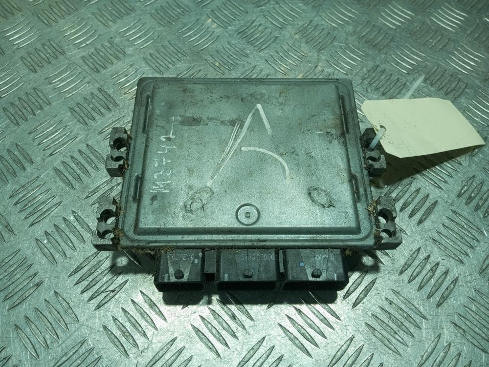 Блок управления двигателем к Renault Megane 2 (02-06)