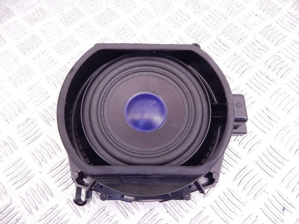 Сабвуфер к BMW X5 E70 (06-10)