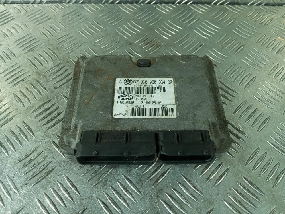 Блок управления двигателем к Volkswagen Golf 4 (97-06)