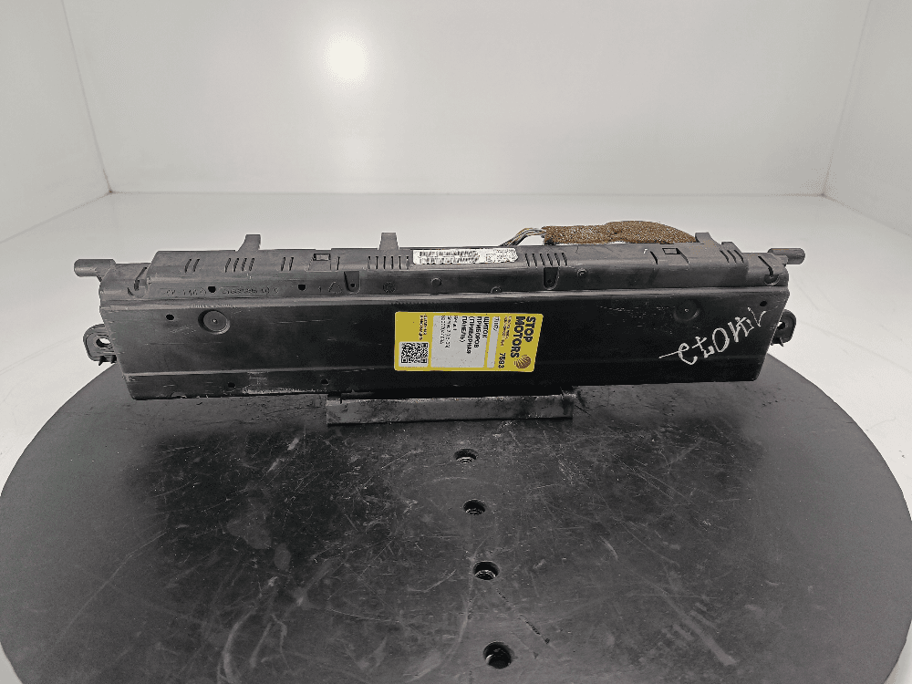 Щиток приборов (приборная панель) к Renault Scenic 2 (03-06)