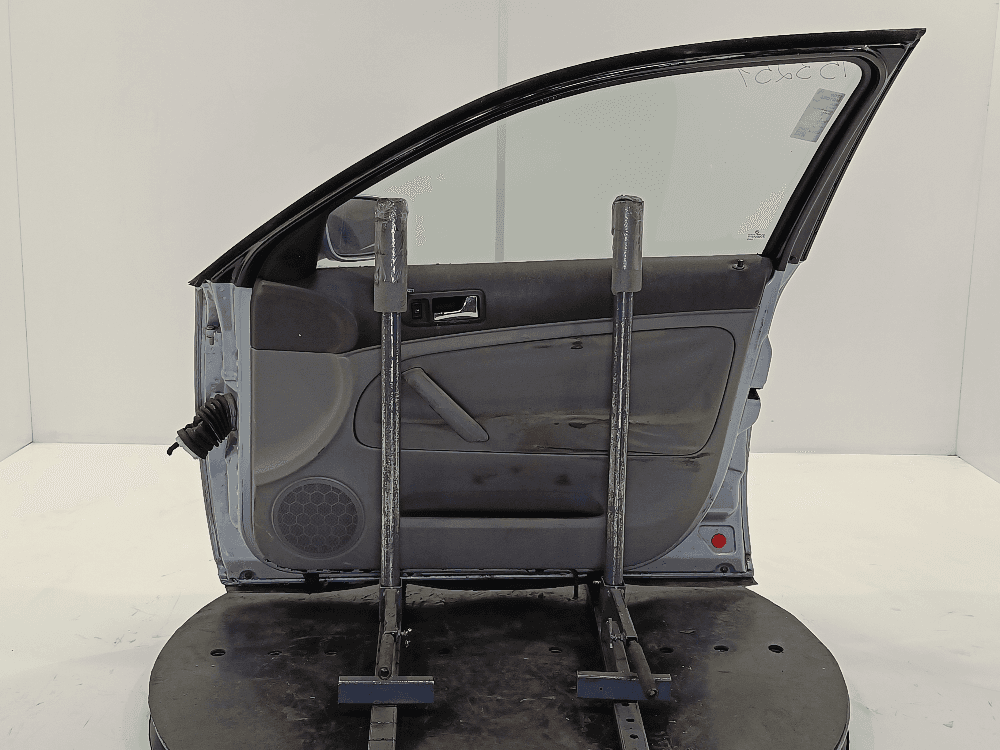 Дверь передняя правая к Volkswagen Passat B5+ Рестайлинг (00-05)