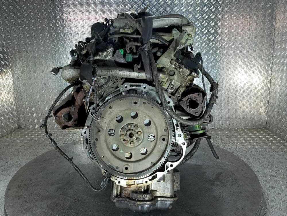 Двигатель к Nissan  Elgrand 2 (02-10)