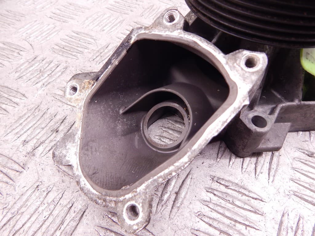 Помпа к BMW X5 E53 Рестайлинг (03-06)