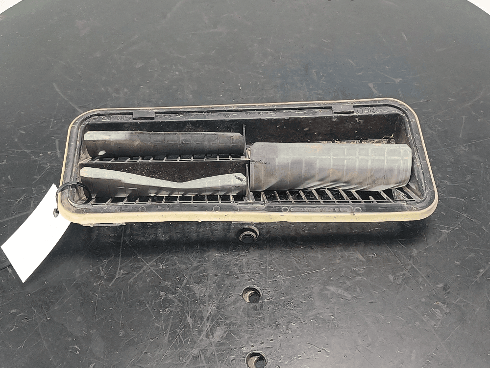 Решетка вентиляции кузова к Ford Transit 4 (13-24)