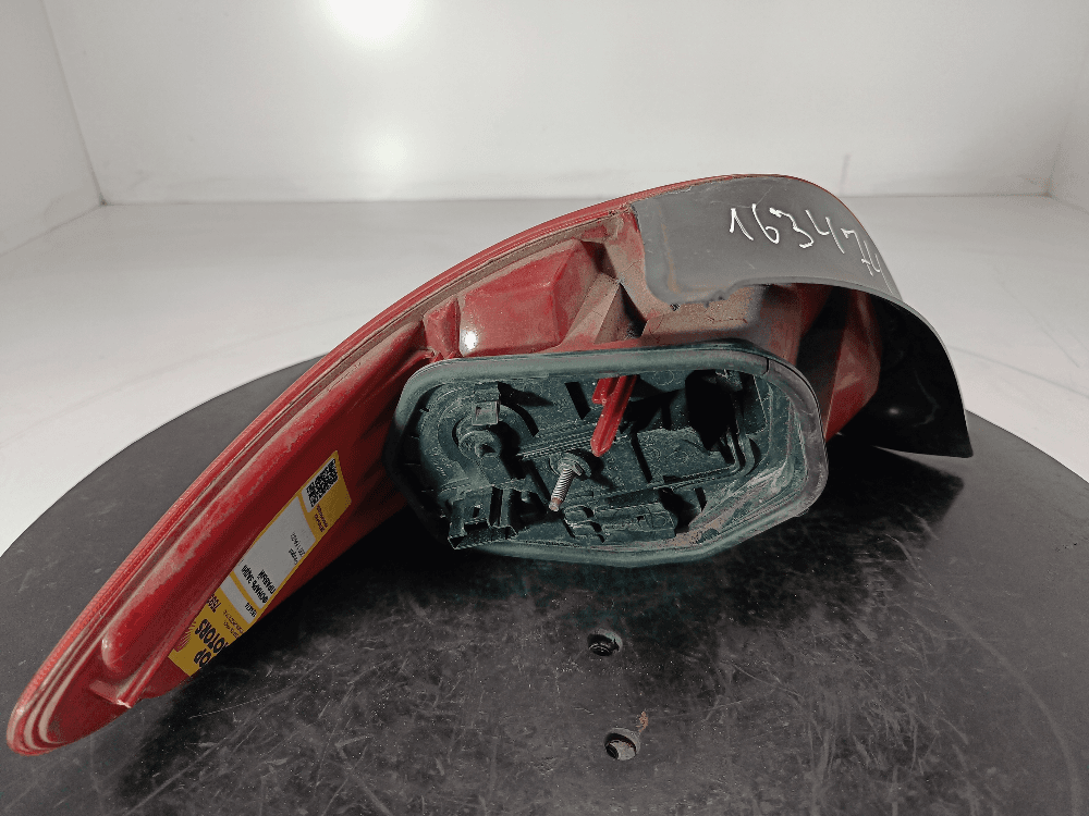 Фонарь задний правый к Peugeot 206 1 (98-03)