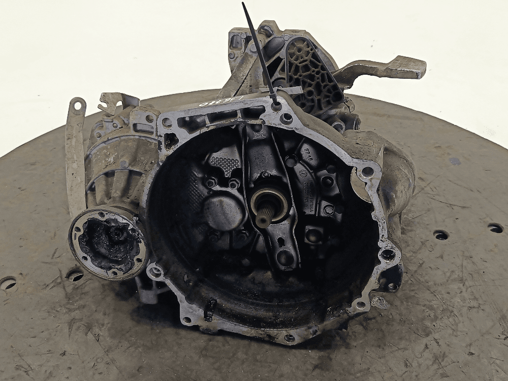КПП механическая (МКПП) к Volkswagen Golf 5 (03-09)
