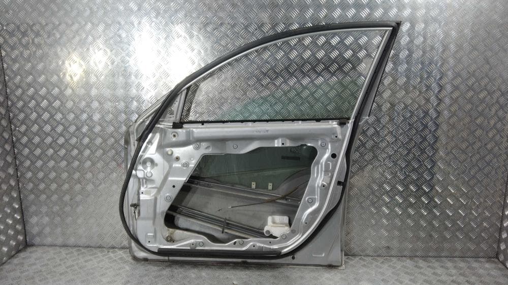 Дверь передняя правая к Mazda 3 BK (03-06)