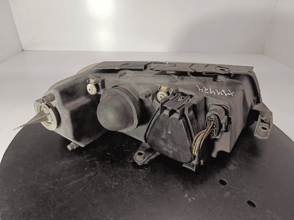 Фара левая к Volkswagen Passat B5+ Рестайлинг (00-05)