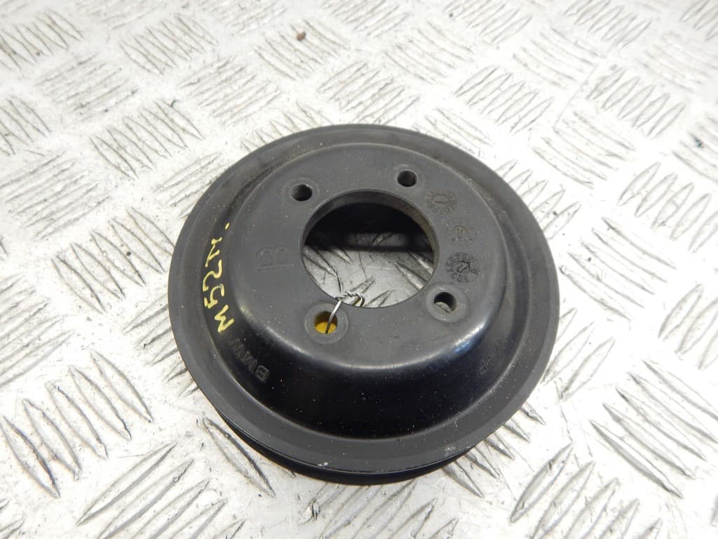 Шкив помпы к BMW 5 E39 (95-00)