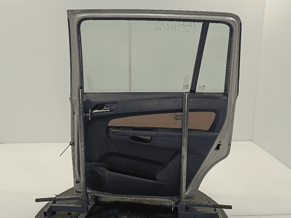 Дверь задняя правая к Opel Zafira B (05-10)
