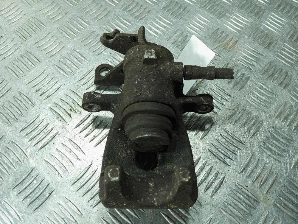 Суппорт задний правый к Alfa Romeo 147 (00-04)