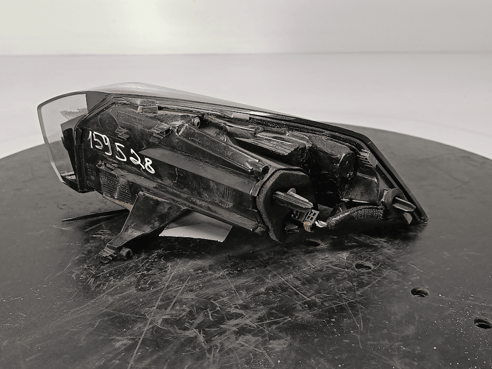 Фонарь задний левый к Peugeot 2008 2 (19-24)