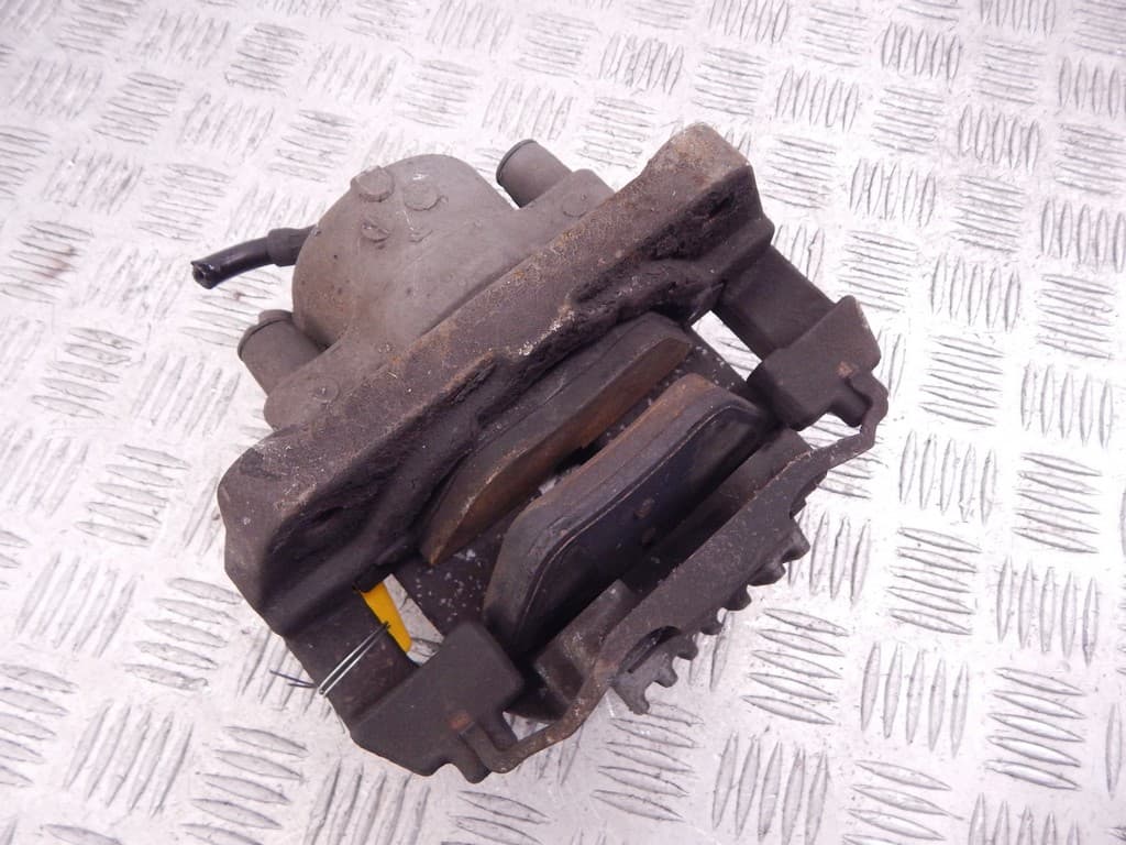Суппорт передний правый к BMW 5 E60/E61 (02-07)