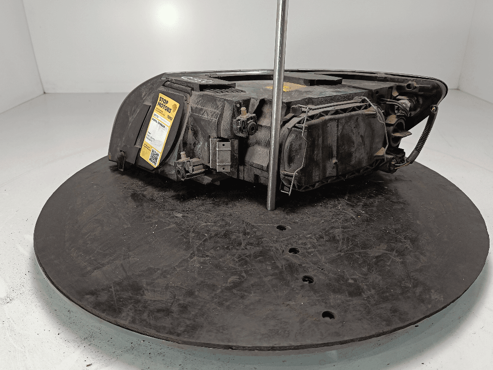 Фара правая к Volvo S40 2 (04-07)