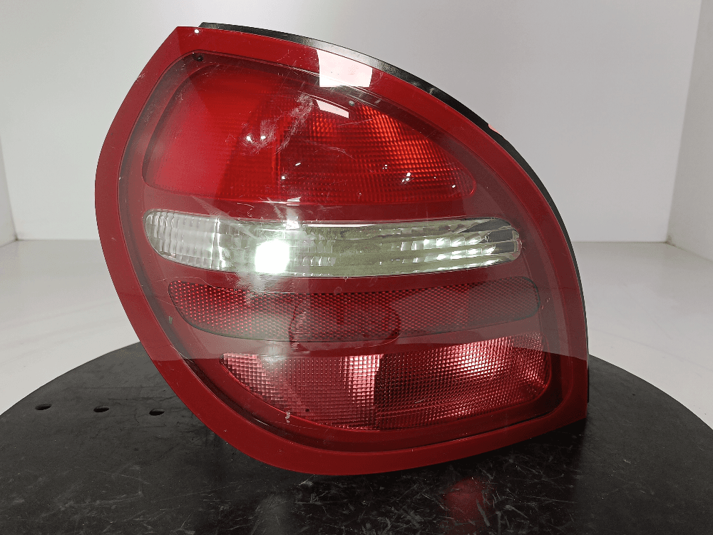 Фонарь задний правый к Nissan  Almera N16 (00-03)