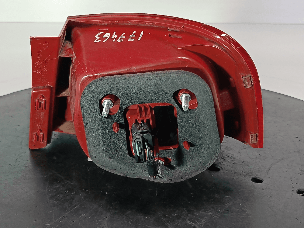 Фонарь задний левый к Volkswagen Passat B6 (05-10)