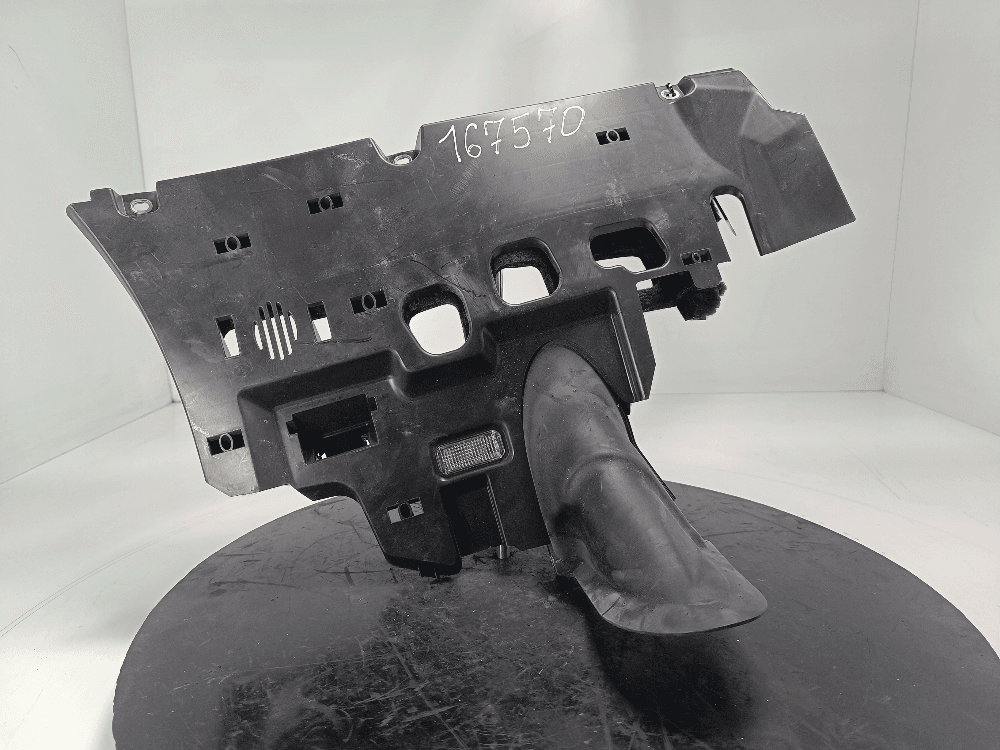 Накладка декоративная на торпедо к Volkswagen Touareg 3 (18-24)