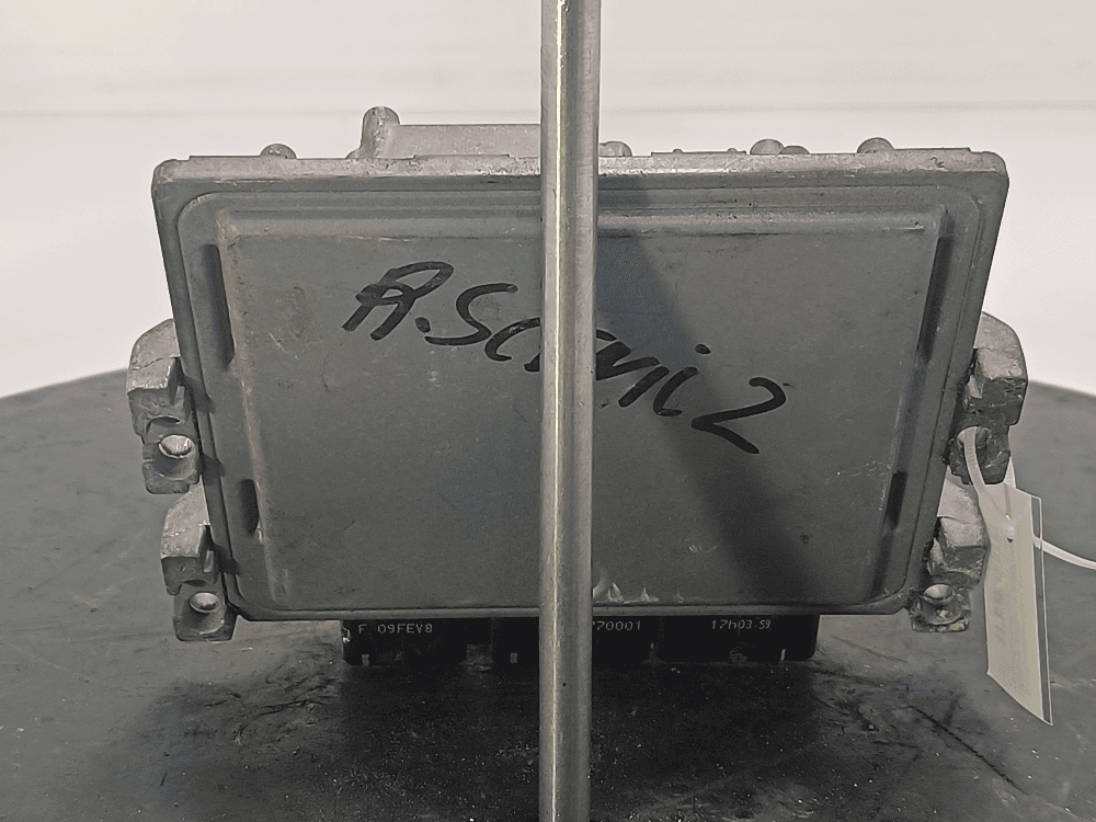 Блок управления двигателем к Renault Megane 2 (02-06)