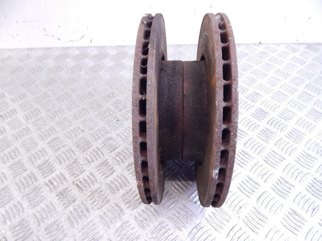 Диск тормозной передний к BMW 3 E46 (97-03)