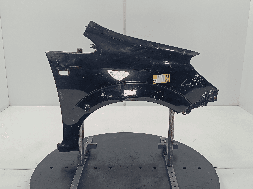 Крыло переднее правое к Opel Zafira B (05-10)