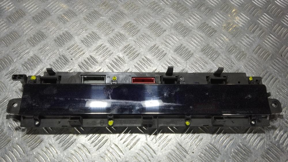Щиток приборов (приборная панель) к Renault Scenic 2 (03-06)