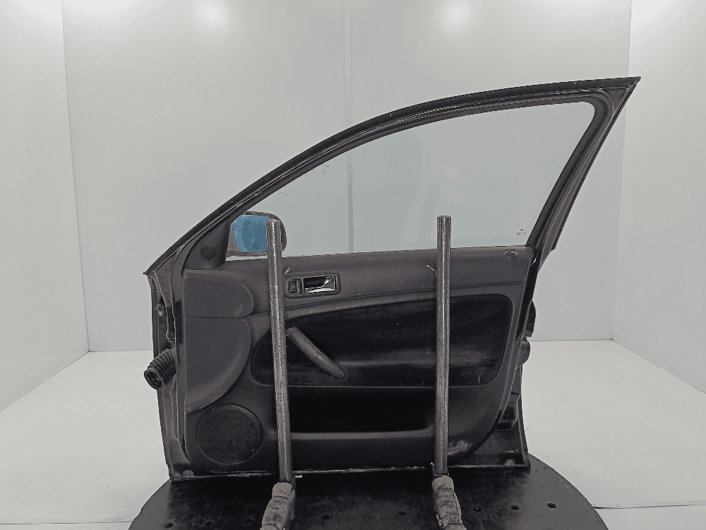 Дверь передняя правая к Volkswagen Passat B5+ Рестайлинг (00-05)