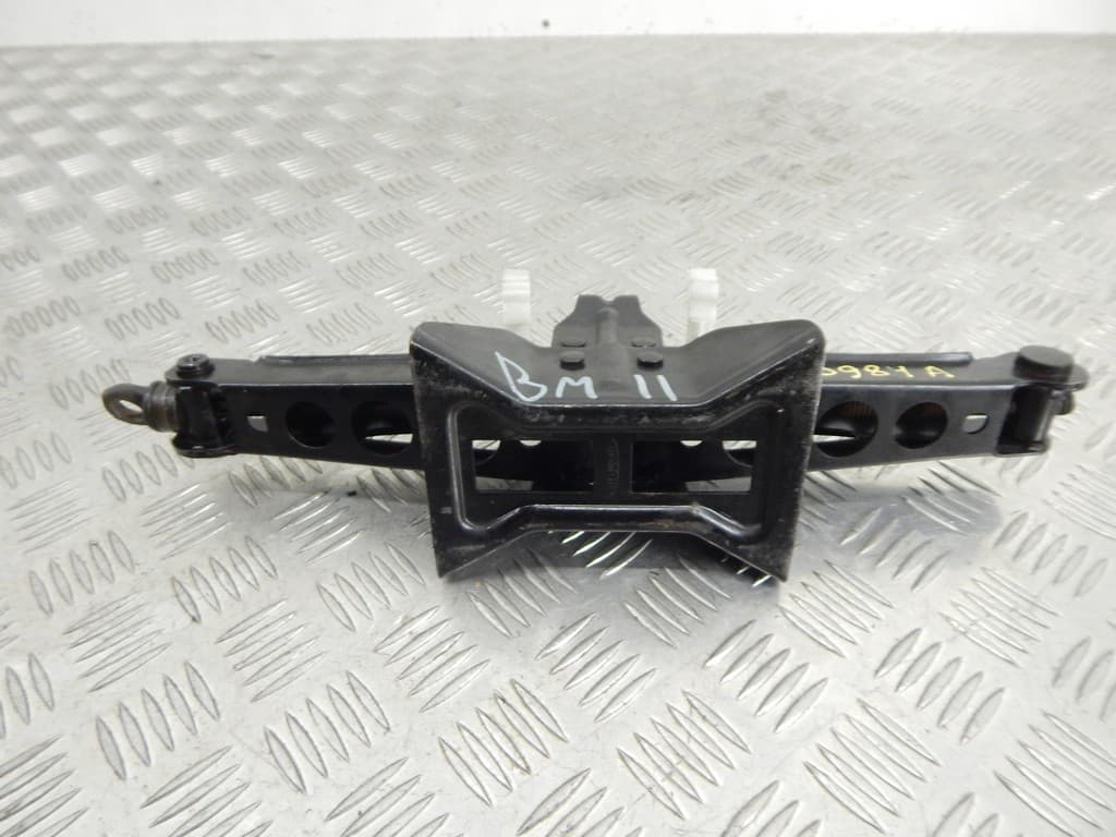 Домкрат к BMW X3 E83 (03-06)