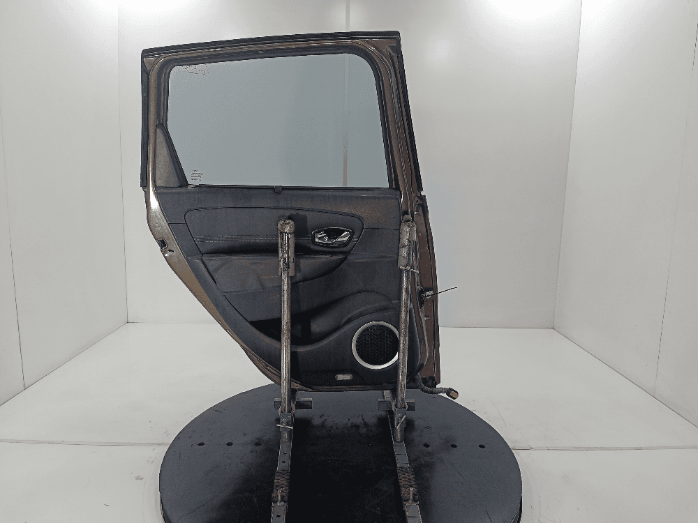 Дверь задняя левая к Renault Scenic 3 (09-12)