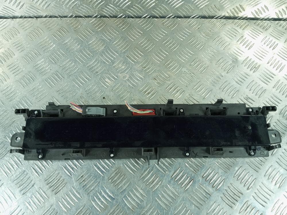Щиток приборов (приборная панель) к Renault Scenic 2 (03-06)