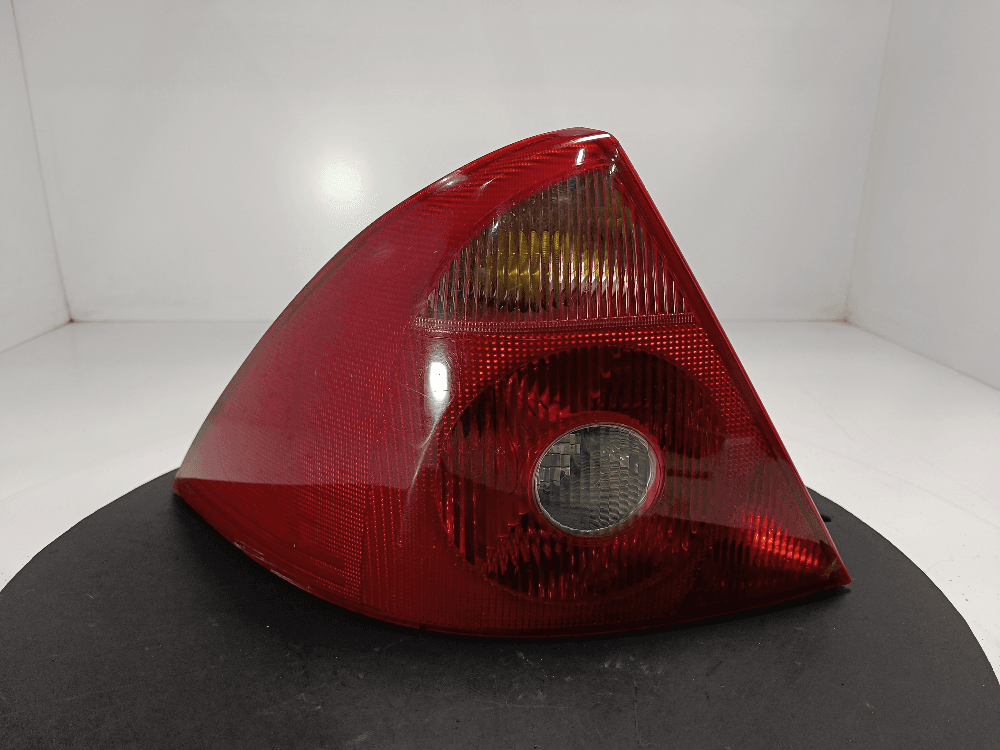 Фонарь задний левый к Ford Mondeo 3 (01-03)
