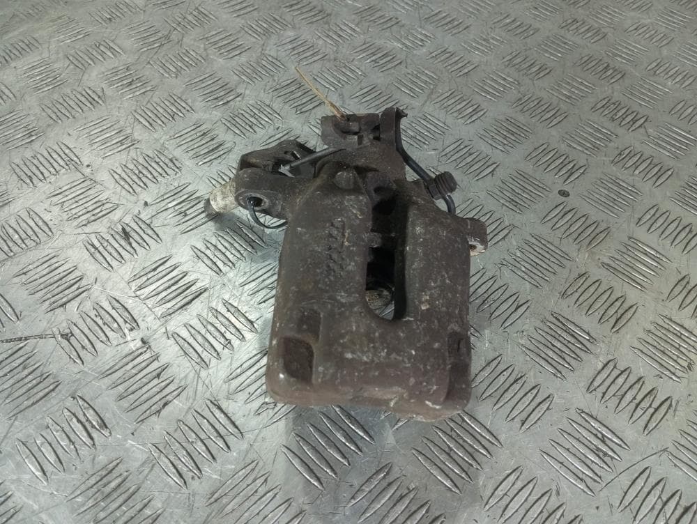 Суппорт задний правый к Citroen C4 1 (04-08)