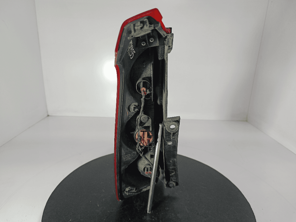 Фонарь задний правый к Nissan  Note E11 (05-09)